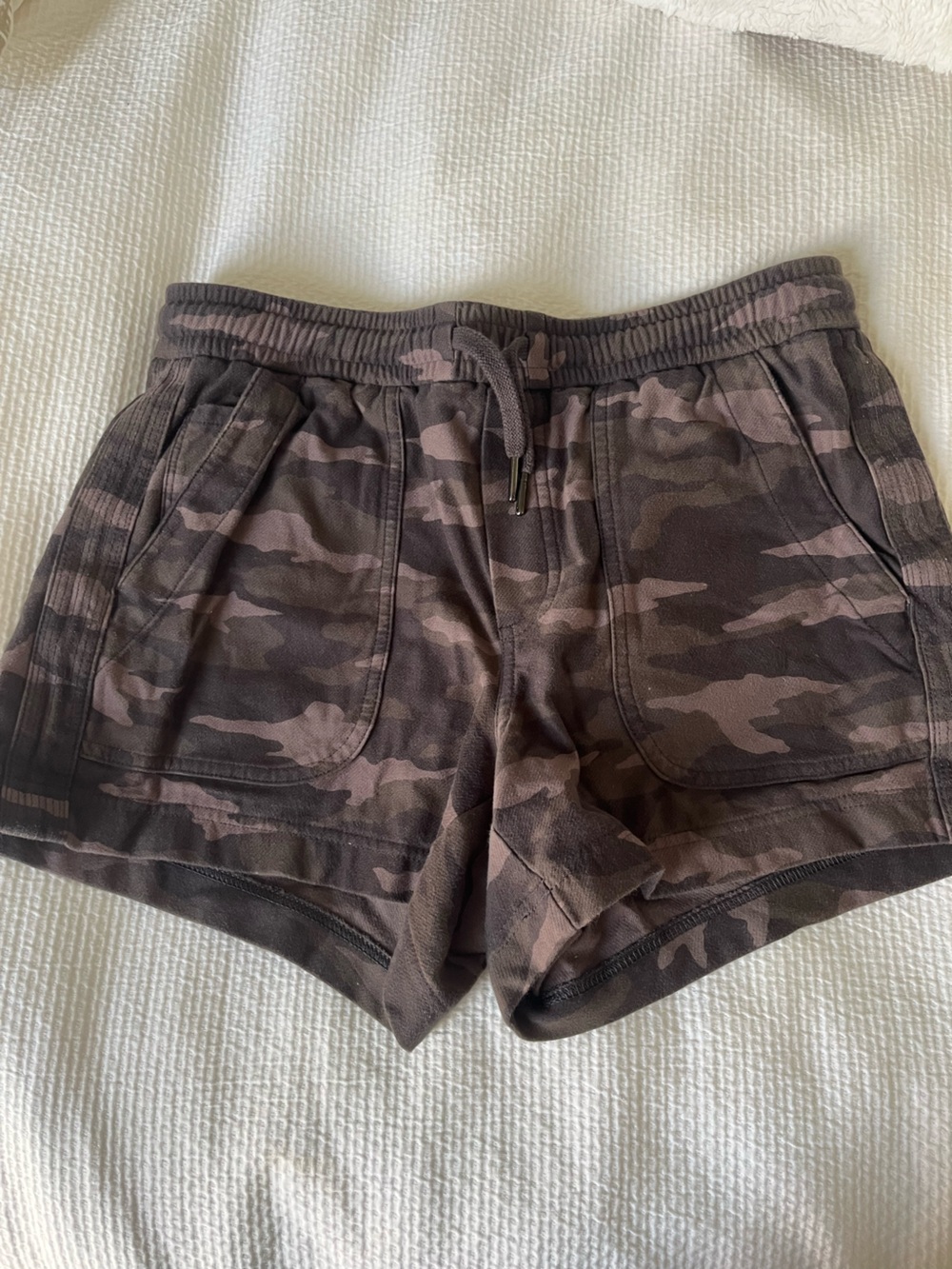 Athleta Brown Camo Pull-On Shorts